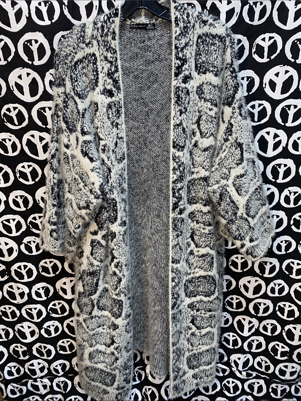 BLACK TAPE BLK/WHITE/GREY CARDIGAN OPEN FRONT PUTHON PRINT SZ X
